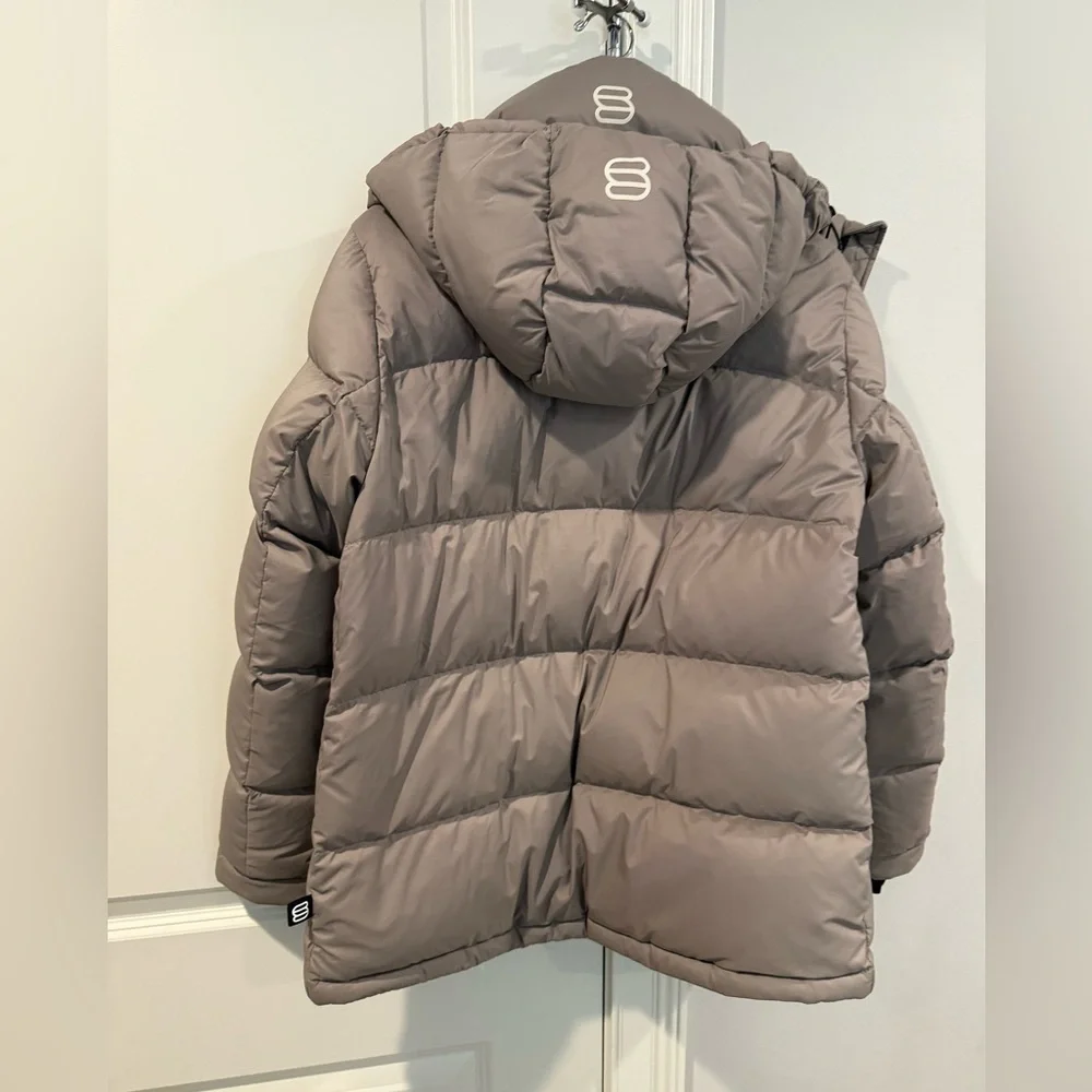 Aritzia Super Puff - Picture 3 of 4